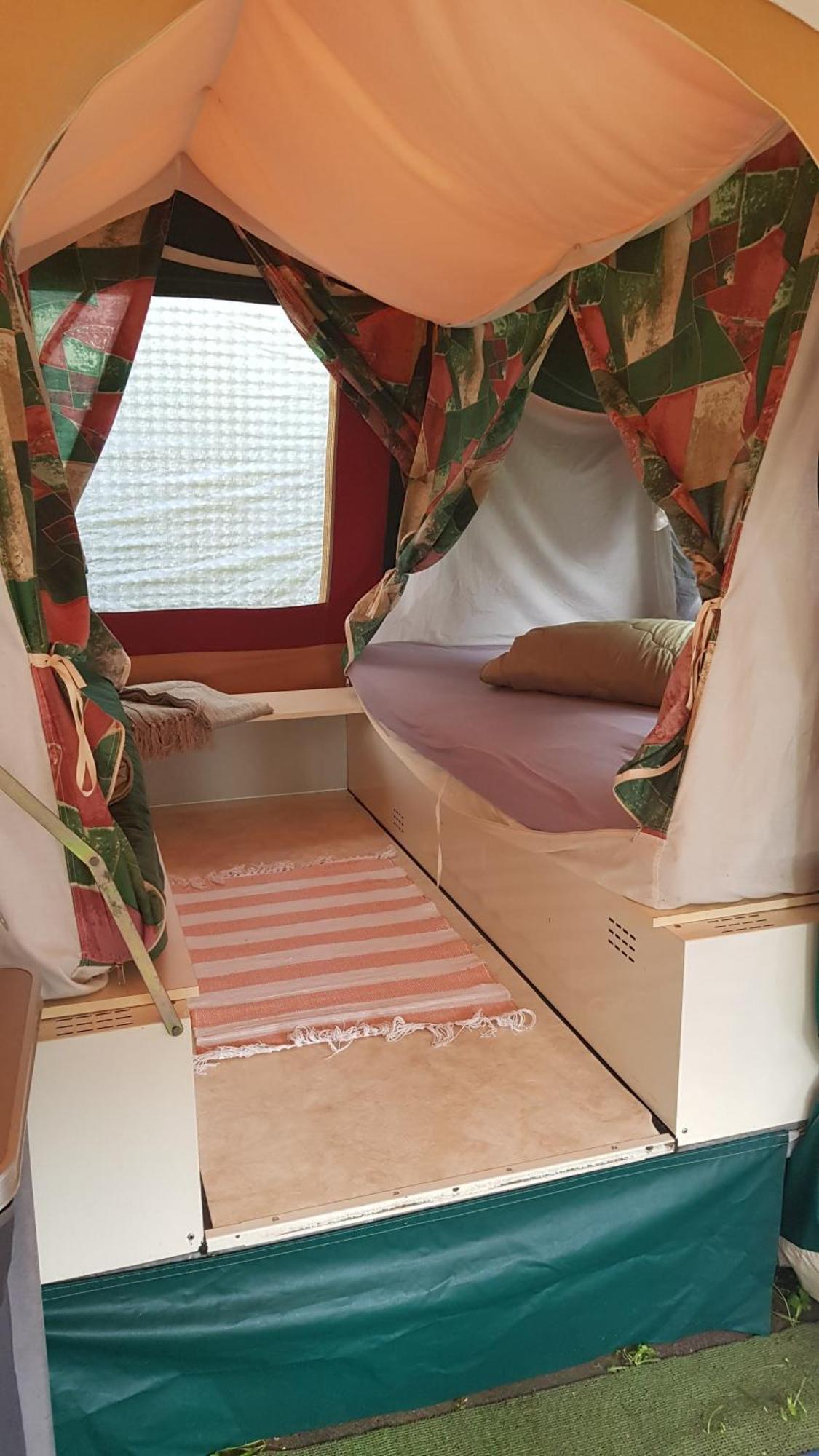 Basic Ingerichte Vouwwagen Op Camping Westenenk, Wijster Exterior foto