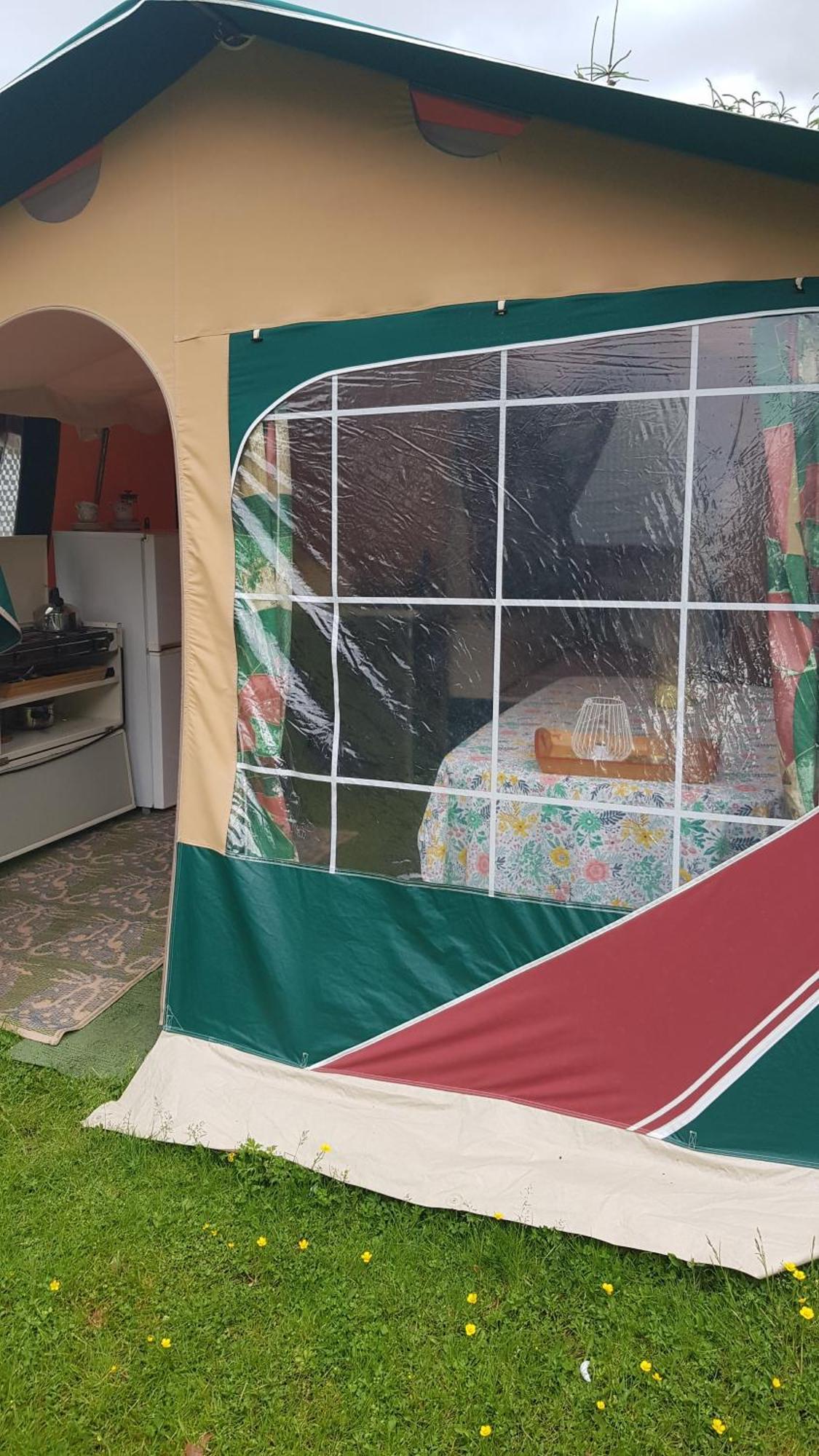 Basic Ingerichte Vouwwagen Op Camping Westenenk, Wijster Exterior foto